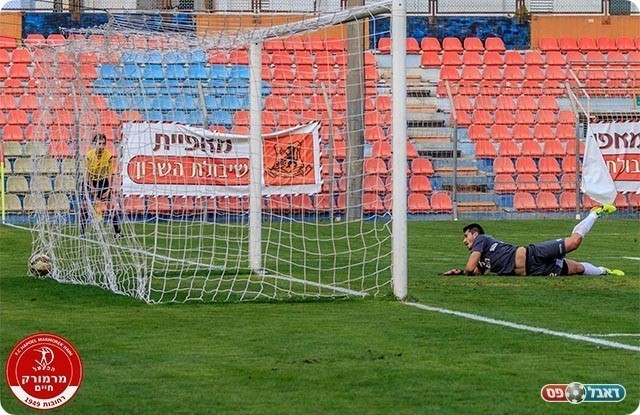 הפנדל של איציק אבושדיד (יוסי סוריק)